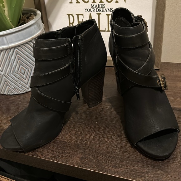 Fergalicious Heels - Picture 2 of 4